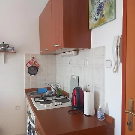 Red Wine Apartment Liznjan